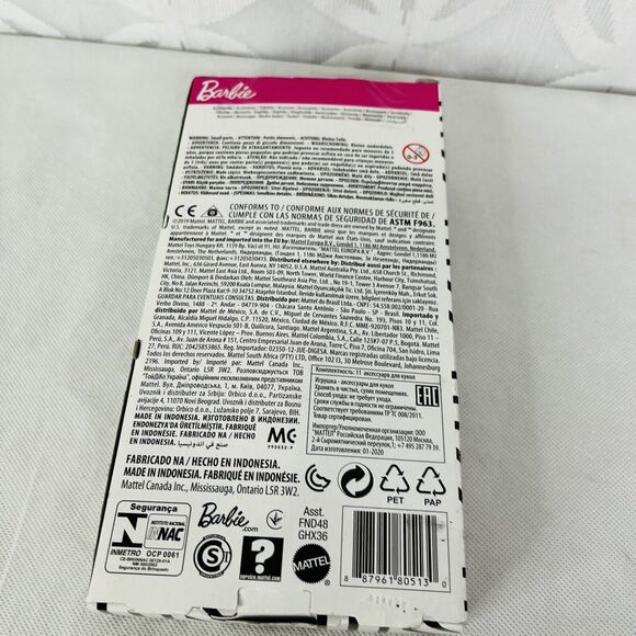 5 for $25| Barbie Storytelling Fashion Accessories Pack Happy Birthday Party - Picture 5 of 8